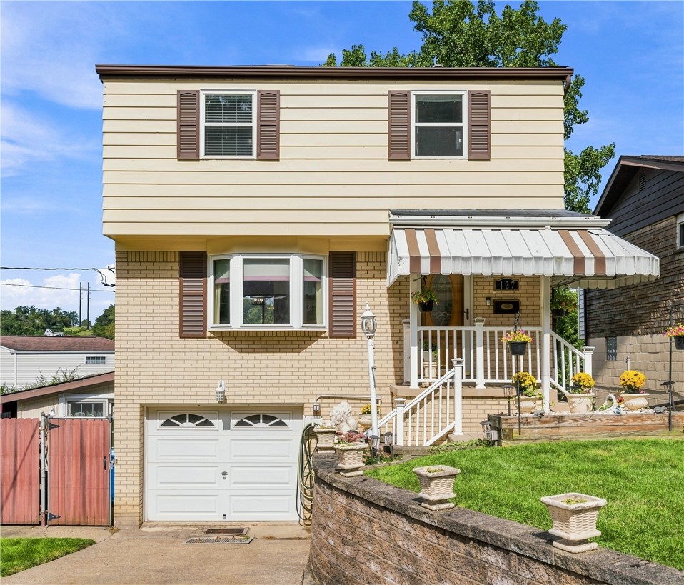 Exterior of 127 Selvin Dr, Verona, PA 15147