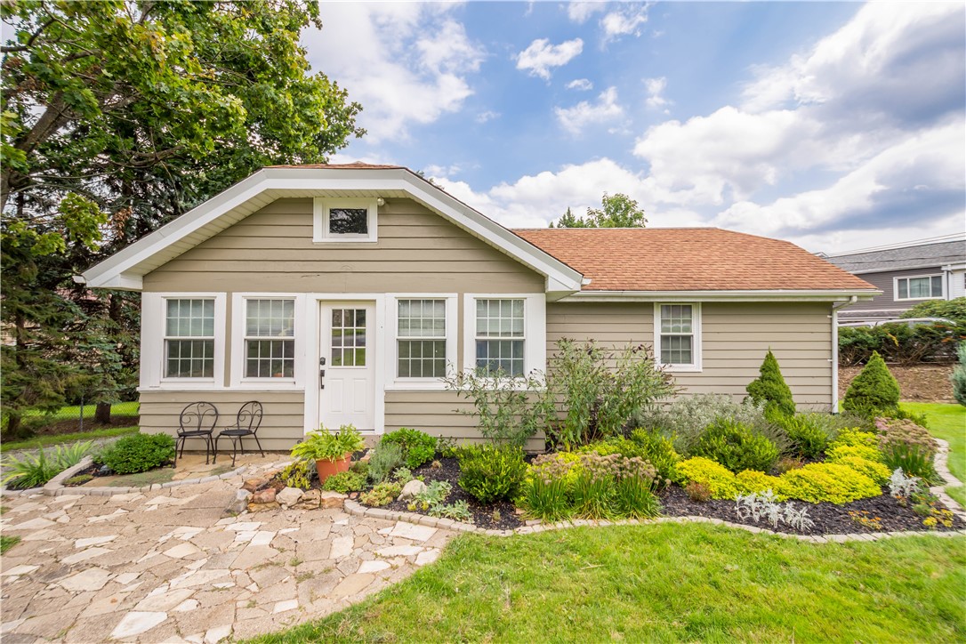 Exterior of 5827 Irishtown Rd, Bethel Park, PA 15102