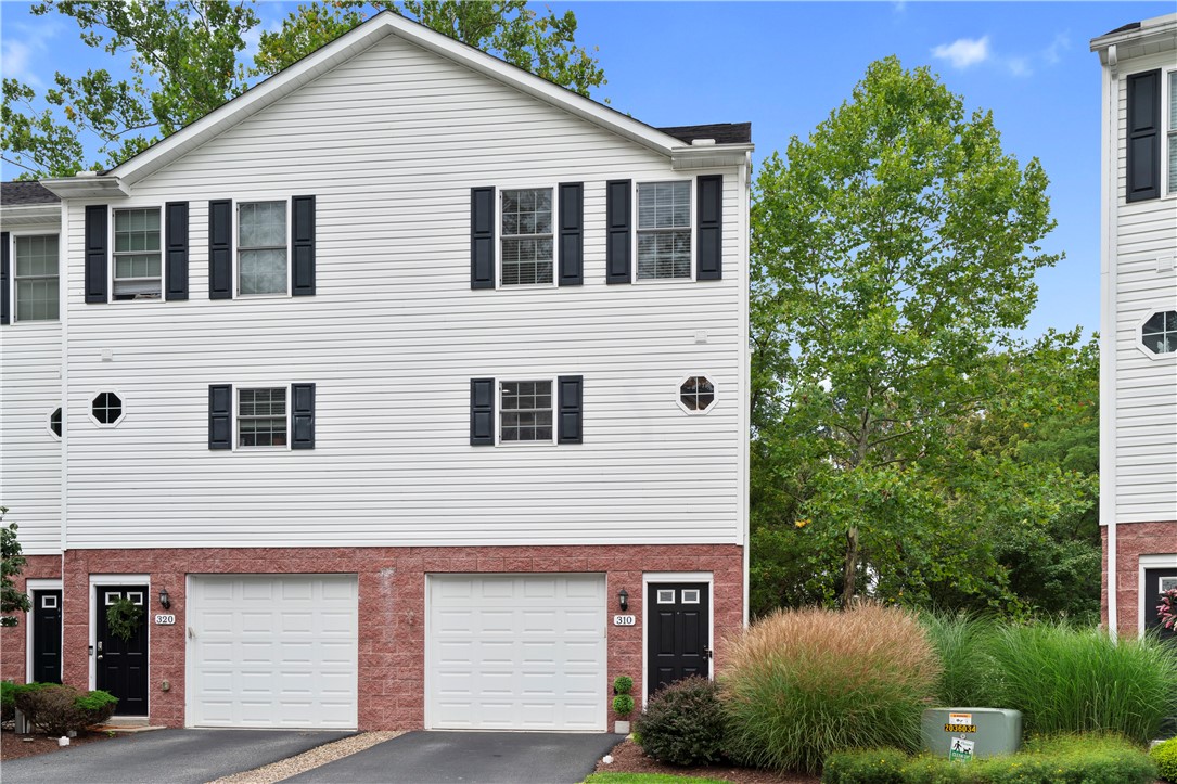 Exterior of 310 Creekview Ln, Oakdale, PA 15071