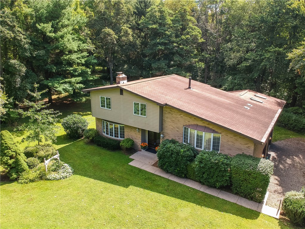 Exterior of 119 Buckingham Drive, Valencia, PA 16059