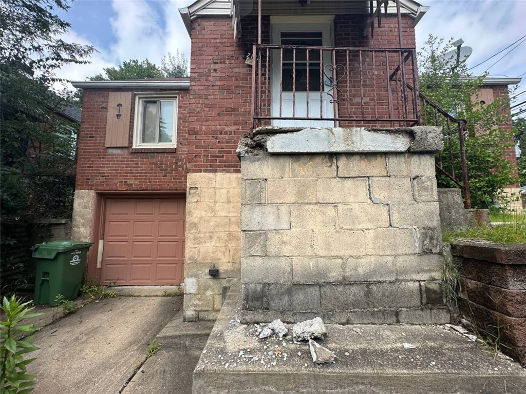 Exterior of 2197 Village Dr, Pittsburgh, PA 15221