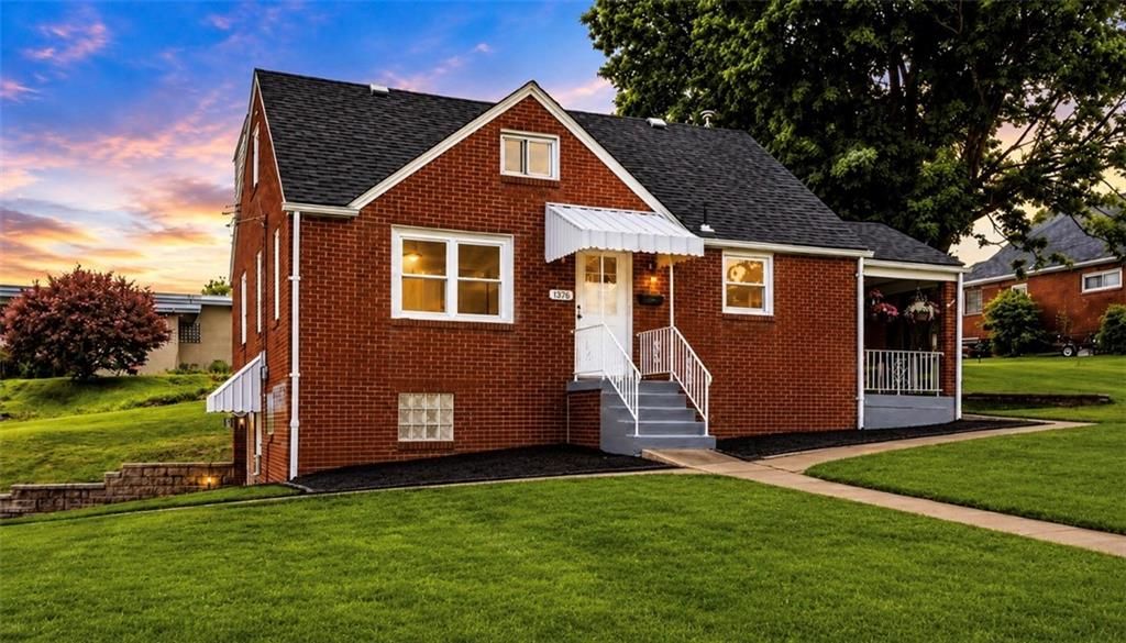 Exterior of 1376 Peterson Dr, Clairton, PA 15025