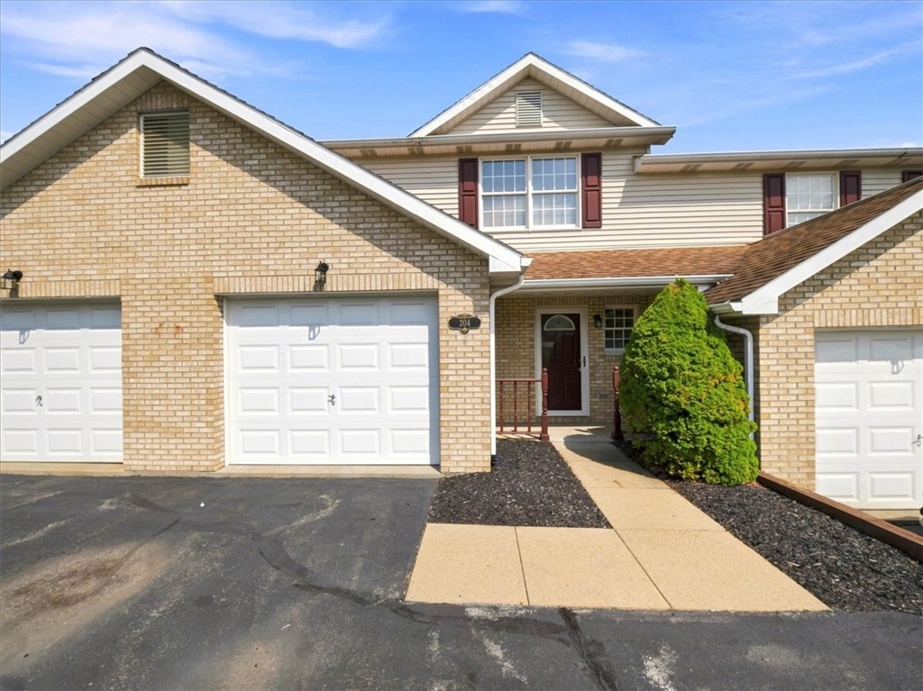 Exterior of 204 Stoneridge Blvd, Butler, PA 16001