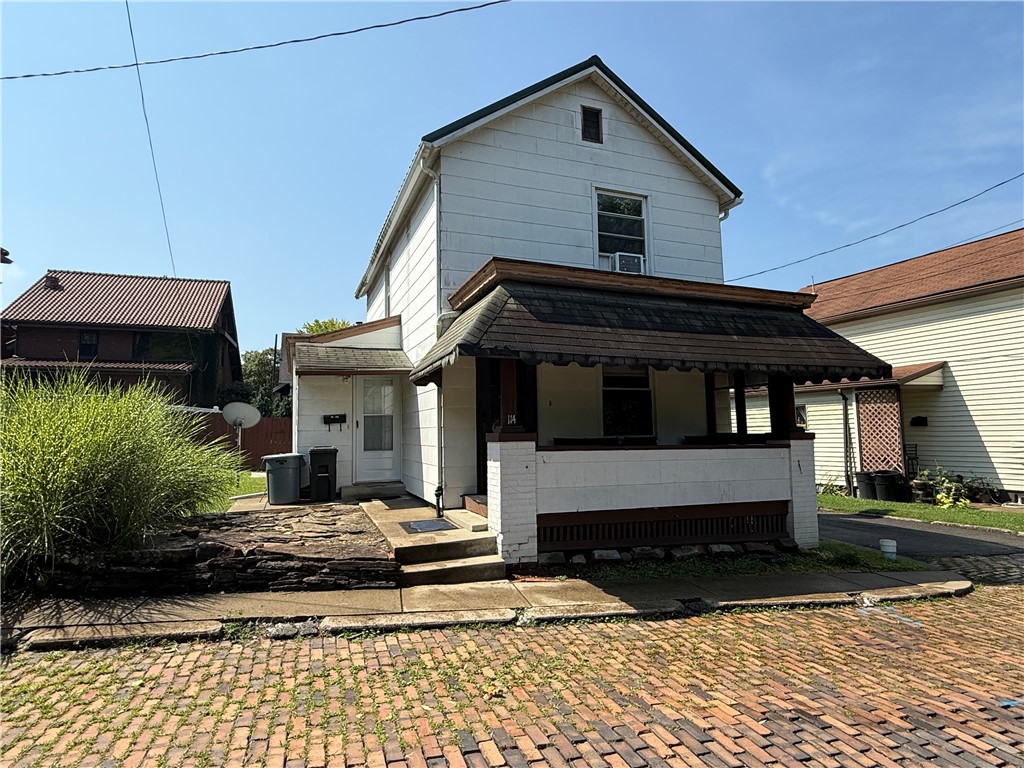 Exterior of 114 15th St, Vandergrift, PA 15690