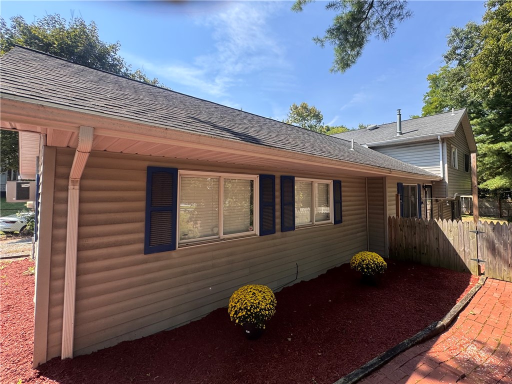 Exterior of 530 Spruce Run Rd, Pittsburgh, PA 15202