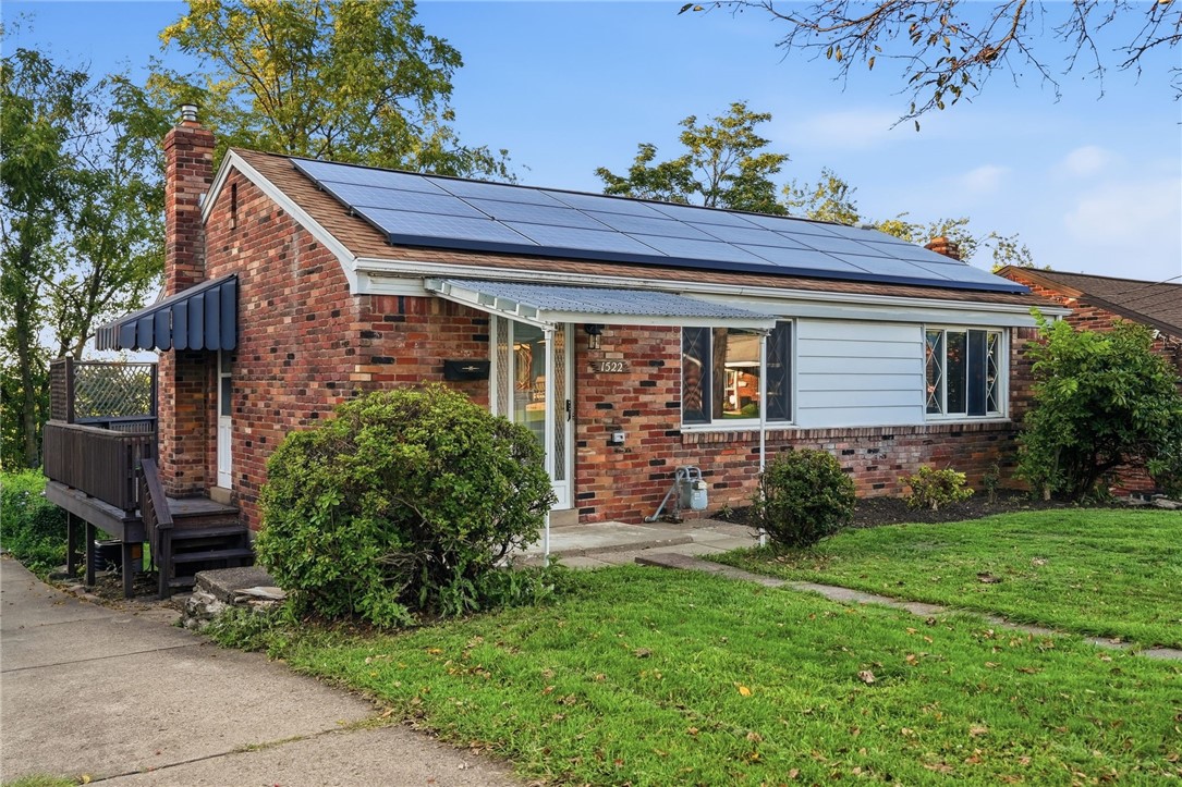 Exterior of 1522 Blossom Hill Rd, Pittsburgh, PA 15234