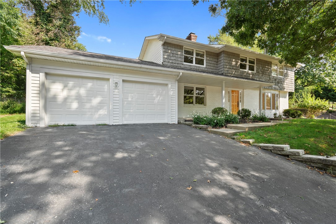Exterior of 3206 Brunton Dr, Glenshaw, PA 15116
