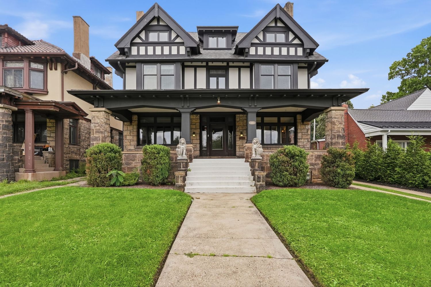 Exterior of 1232 N Highland, Pittsburgh, PA 15206