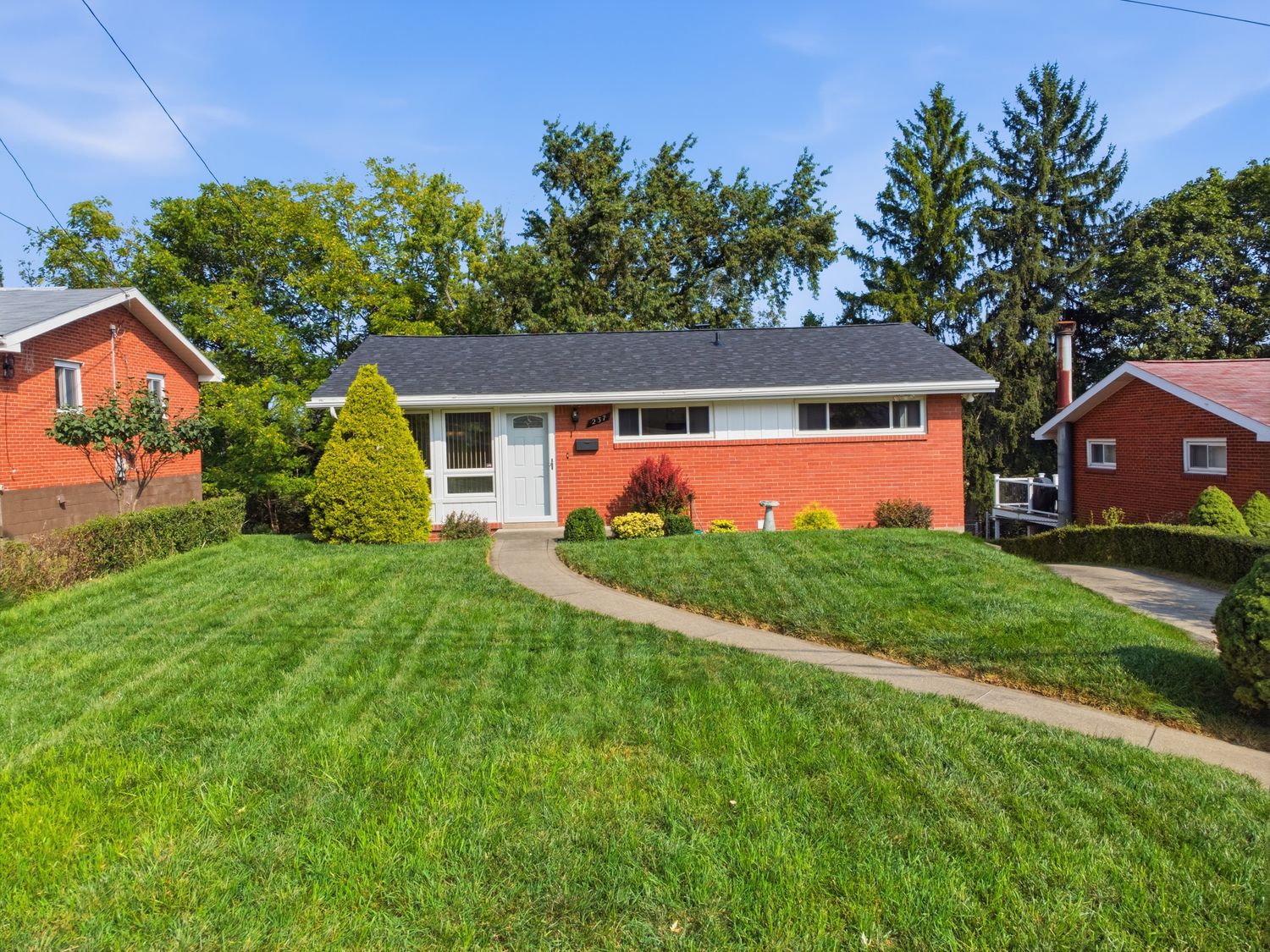Exterior of 237 Woodridge Drive, Carnegie, PA 15106