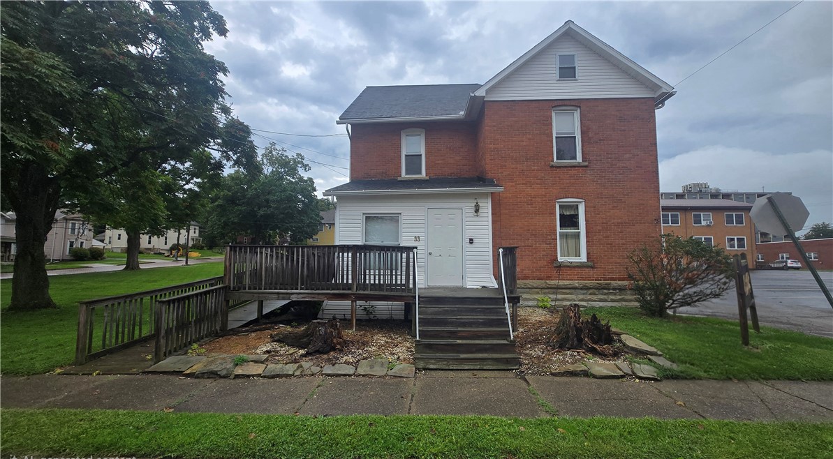 Exterior of 33 N Mercer St, Greenville, PA 16125