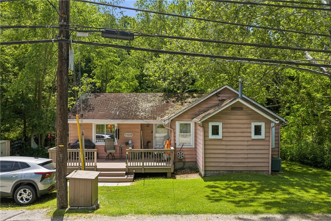Exterior of 1108 Big Sewickley Creek Rd R, Sewickley, PA 15143