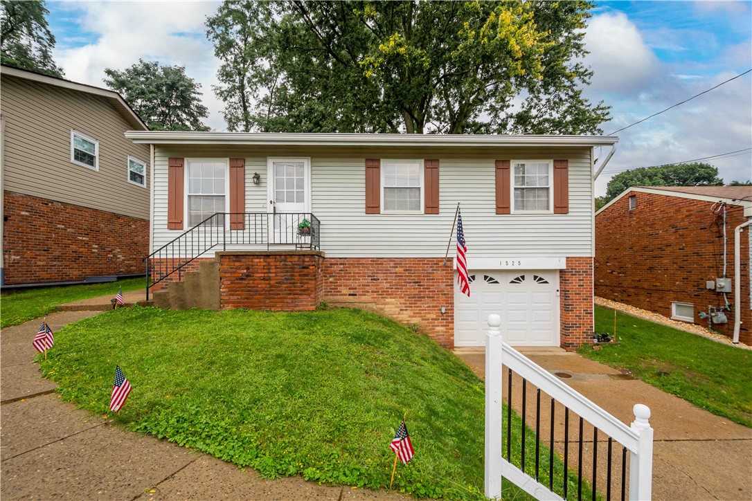 Exterior of 1525 Leona Ave, South Park, PA 15129