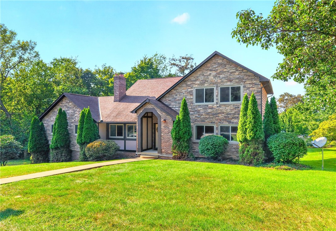Exterior of 430 Oliver Drive, Elizabeth, PA 15037