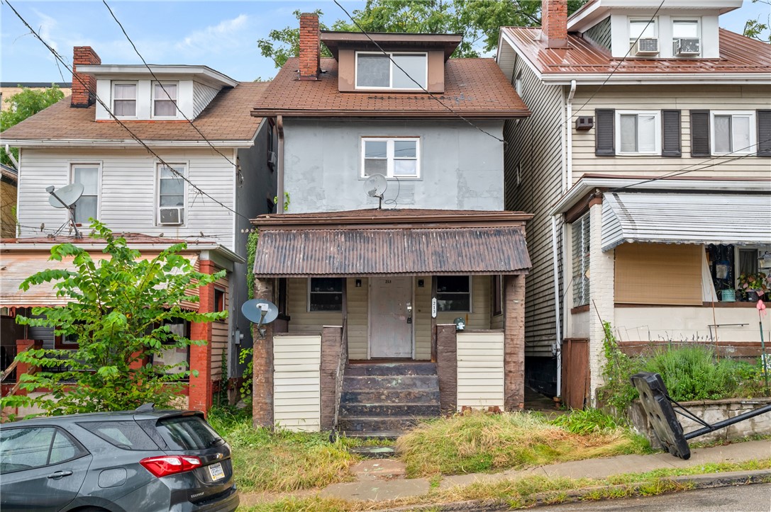 Exterior of 213 Wilbur St, Pittsburgh, PA 15210