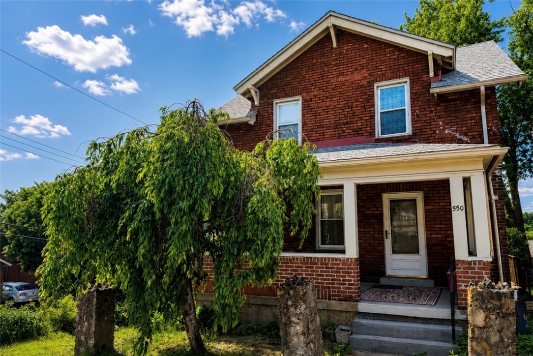 Exterior of 550 Maple St, East Pittsburgh, PA 15112