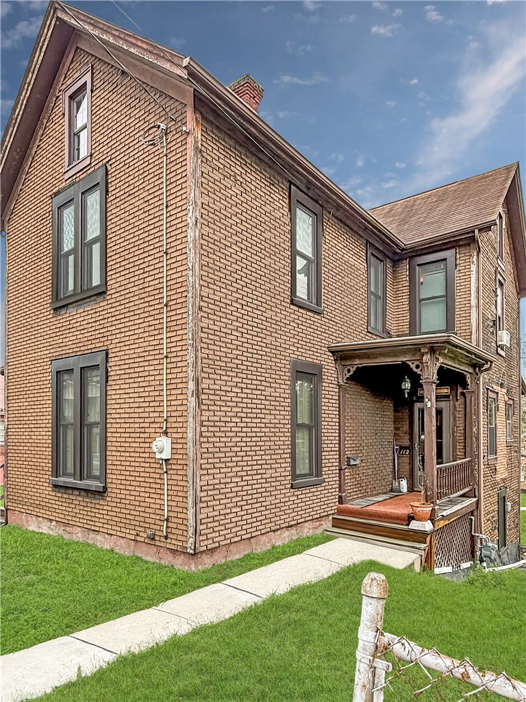 Exterior of 112 E College St, Canonsburg, PA 15317