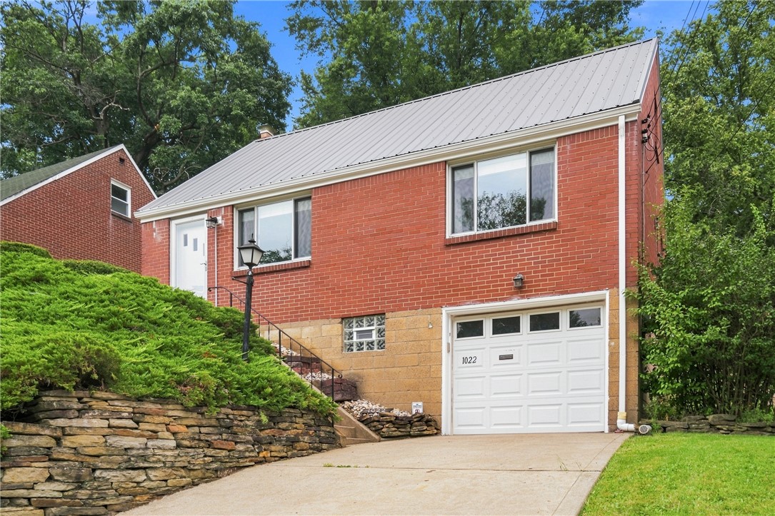 Exterior of 1022 Woodland Rd, Pittsburgh, PA 15238