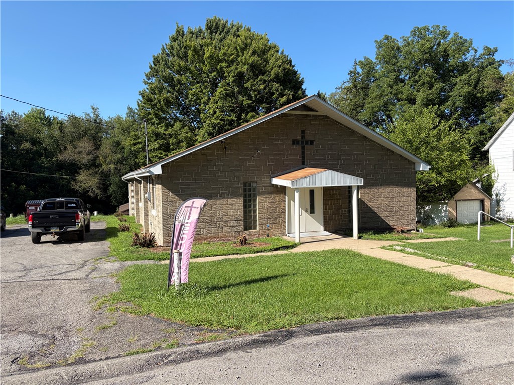 Exterior of 1224 Rebecca St, New Castle, PA 16101