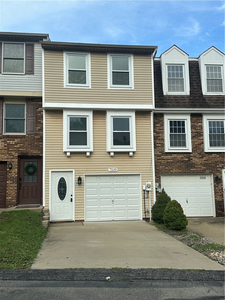 Exterior of 7510 Lafayette Square, Aliquippa, PA 15001