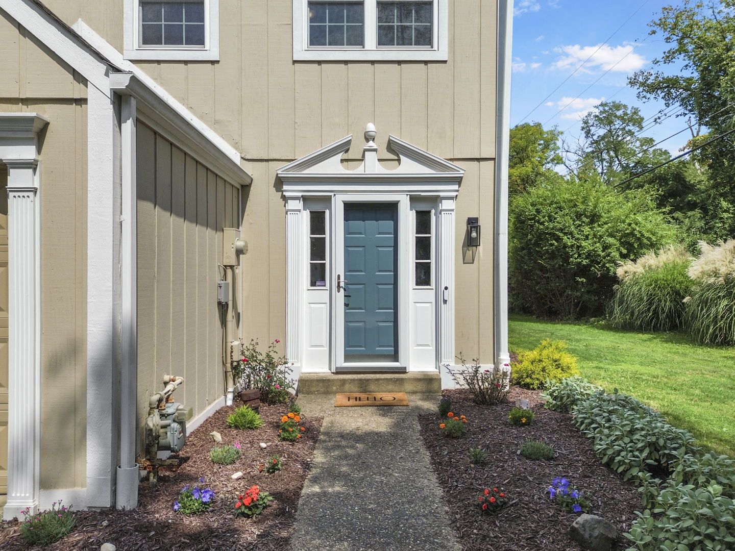 Exterior of 70 New London Lane, Oakmont, PA 15139