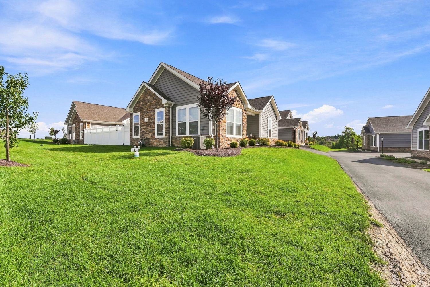 Exterior of 125 Village LANE 4B, Finleyville, PA 15332