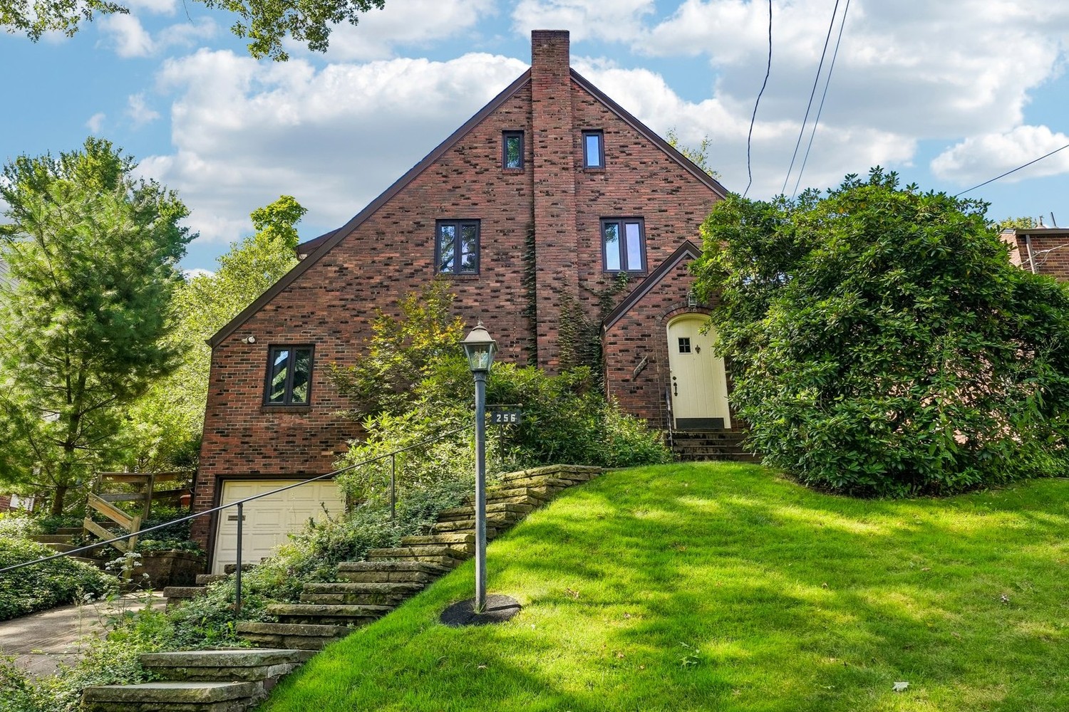 Exterior of 256 Cascade Road, Pittsburgh, PA 15221