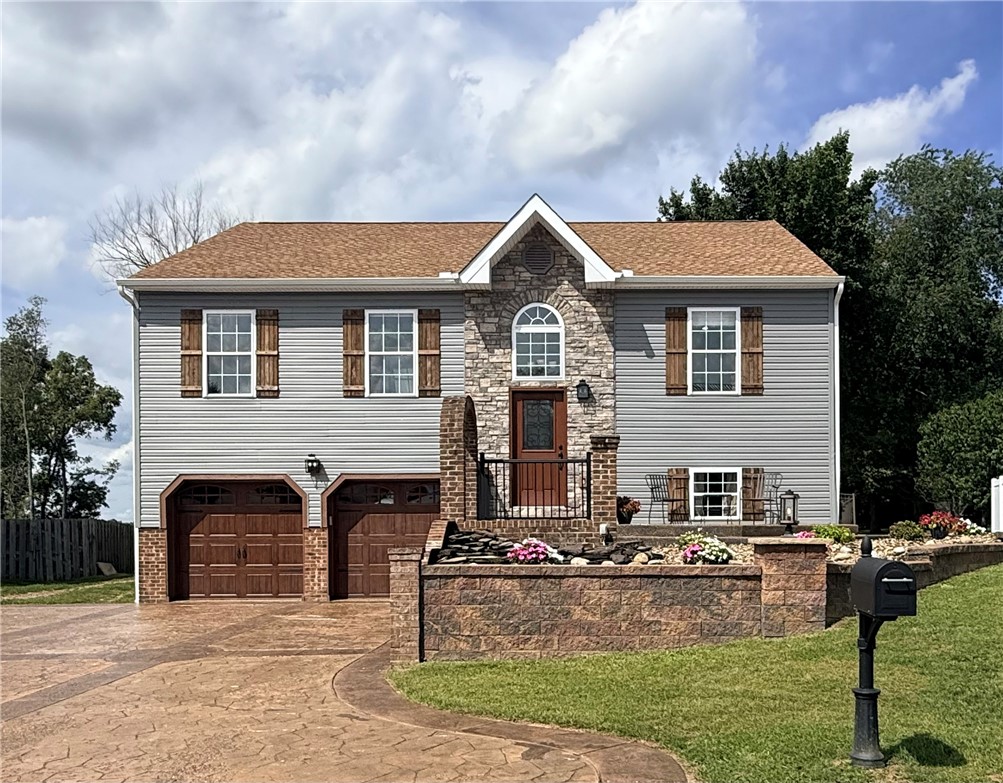 Exterior of 1360 Lucia Dr, Canonsburg, PA 15317