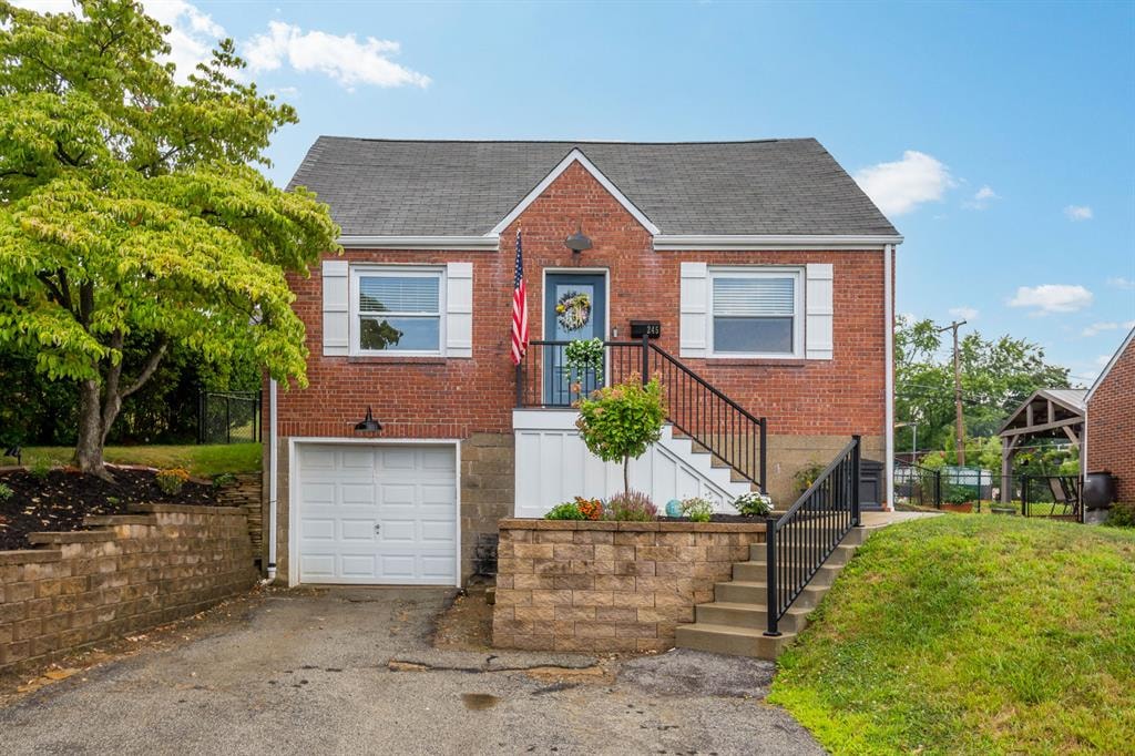 Exterior of 245 Lynn, Pittsburgh, PA 15236