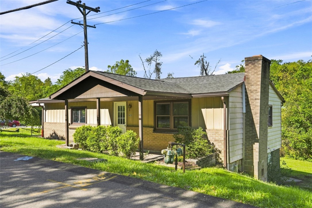 Exterior of 1631 N Weirich Ave, Washington, PA 15301