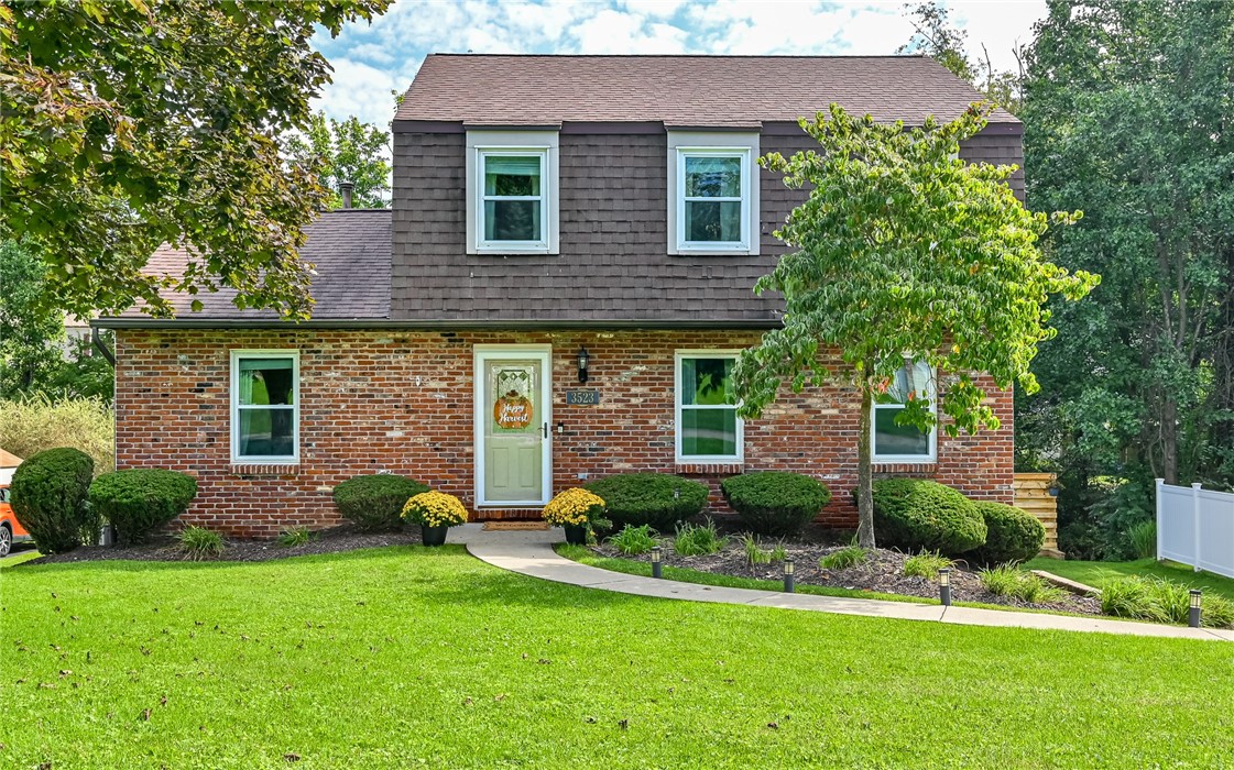 Exterior of 3523 Woodlake Dr, Allison Park, PA 15101
