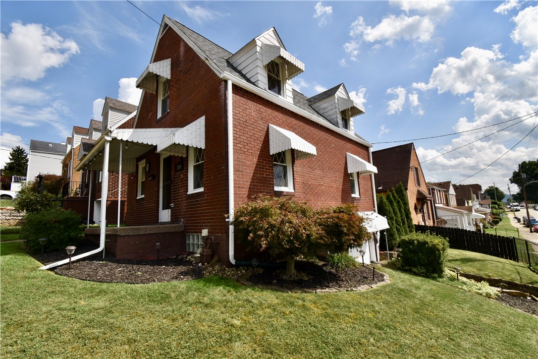 Exterior of 1000 Ewing St, New Kensington, PA 15068