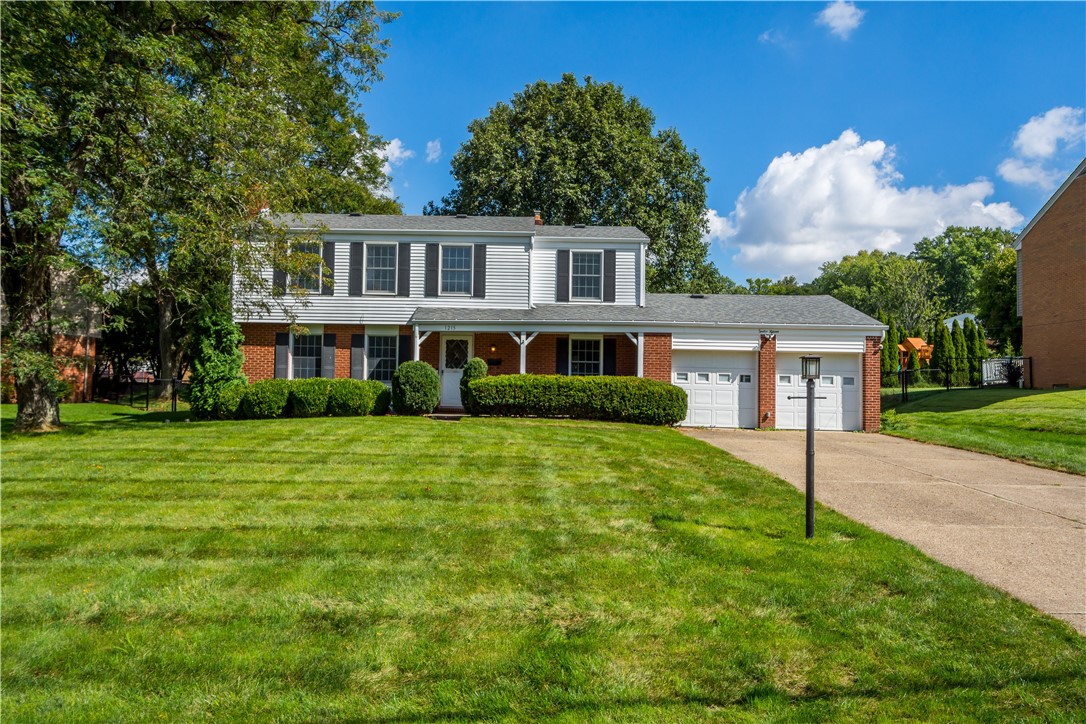 Exterior of 1215 Rolling Meadow Rd, Pittsburgh, PA 15241