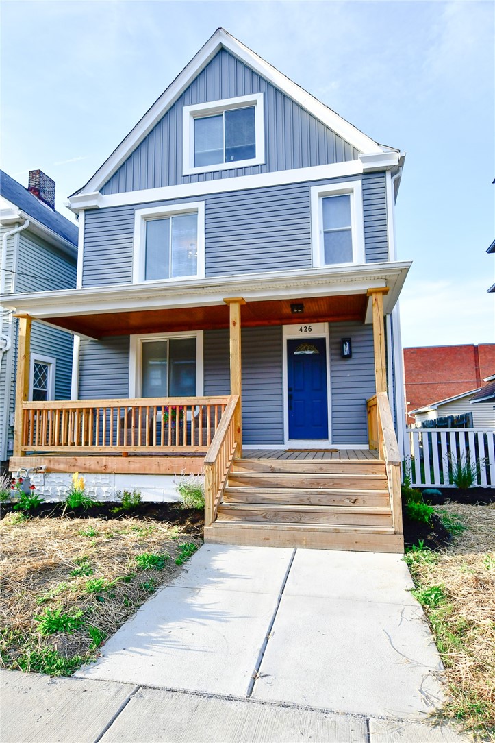 Exterior of 426 Wayne Ave, Ellwood City, PA 16117