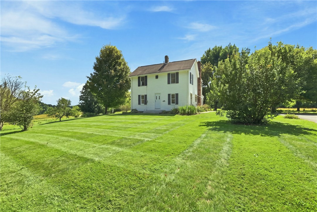 Exterior of 1229 Mohawk School Rd, Edinburg, PA 16116