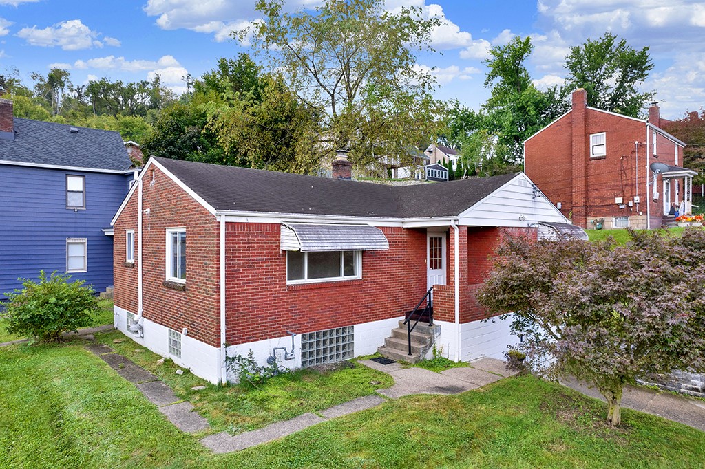 Exterior of 209 E Fairmont Ave, Trafford, PA 15085