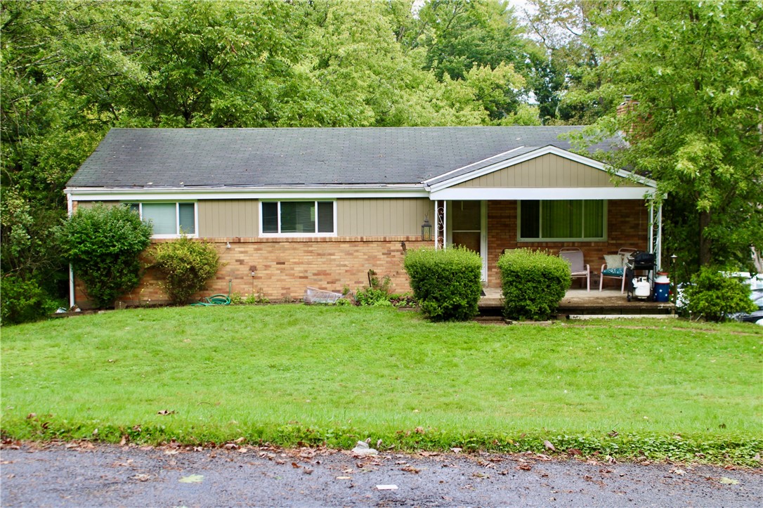 Exterior of 5735 Oakhill Rd, Gibsonia, PA 15044