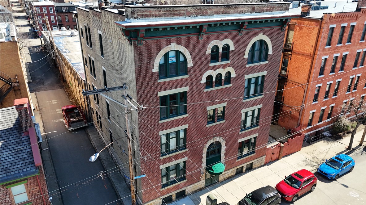 Exterior of 1112 Palo Alto St B, Pittsburgh, PA 15212