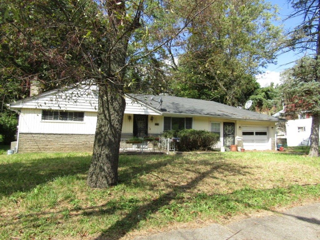 Exterior of 2115 Laketon Rd, Pittsburgh, PA 15221