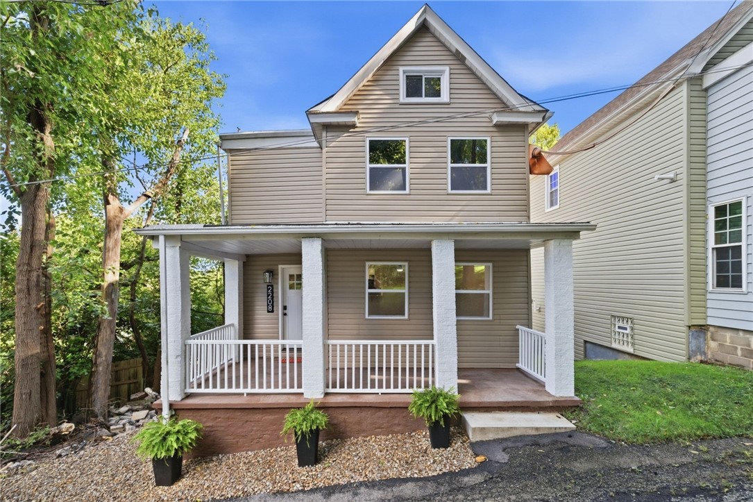 Exterior of 2208 Lehigh Street, Pittsburgh, PA 15218
