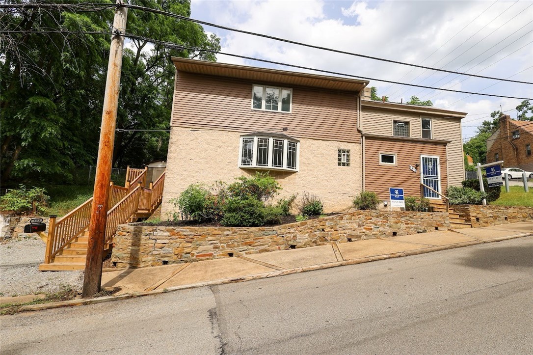 Exterior of 2373 Hopeland St, Pittsburgh, PA 15210