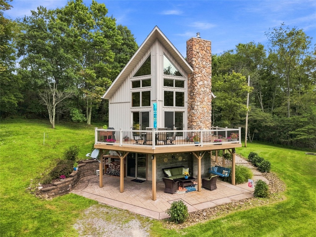 Exterior of 391 Rich Hill Rd, New Kensington, PA 15068