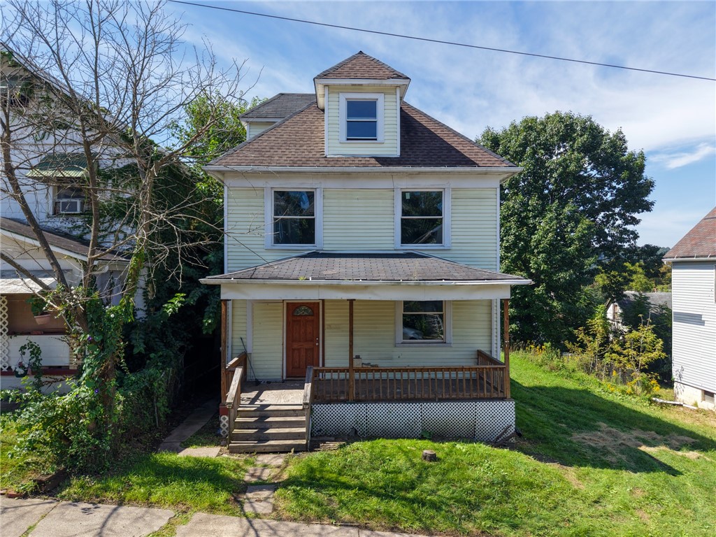 Exterior of 1517 Woodmont Ave, New Kensington, PA 15068