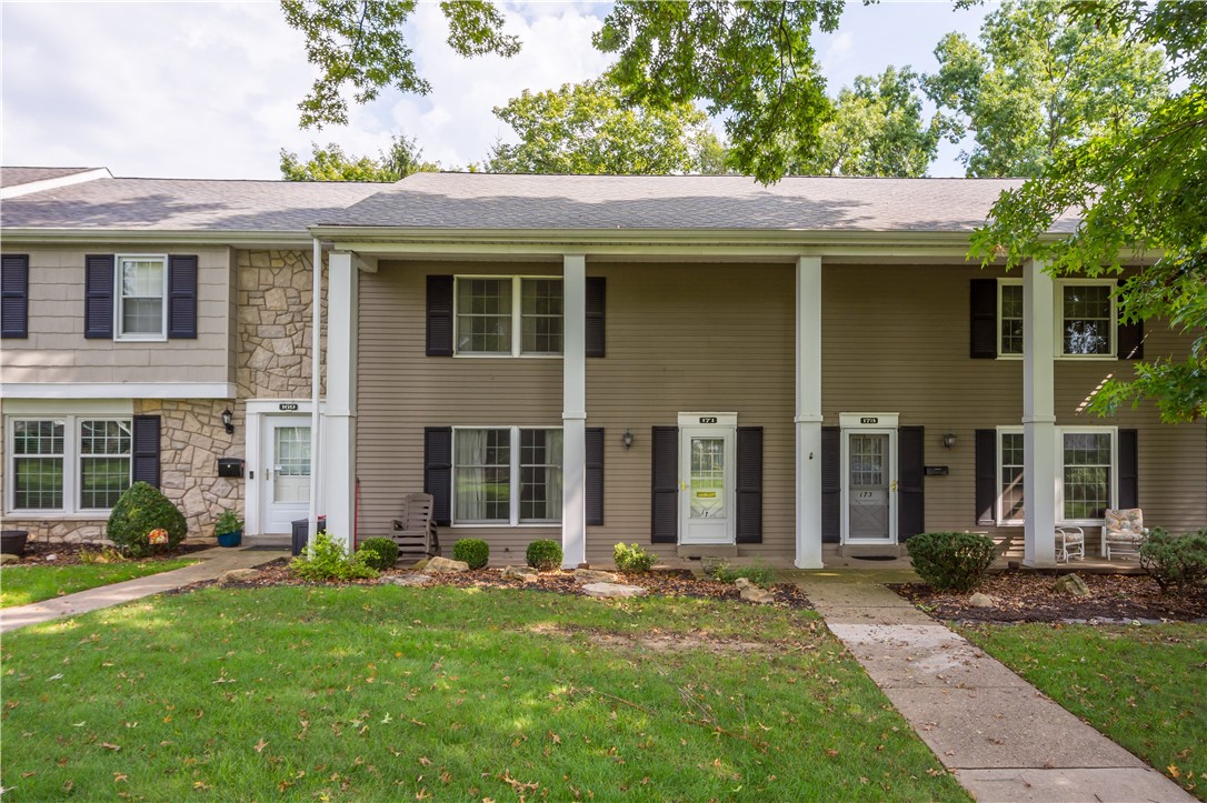 Exterior of 171 Roscommon Pl, McMurray, PA 15317