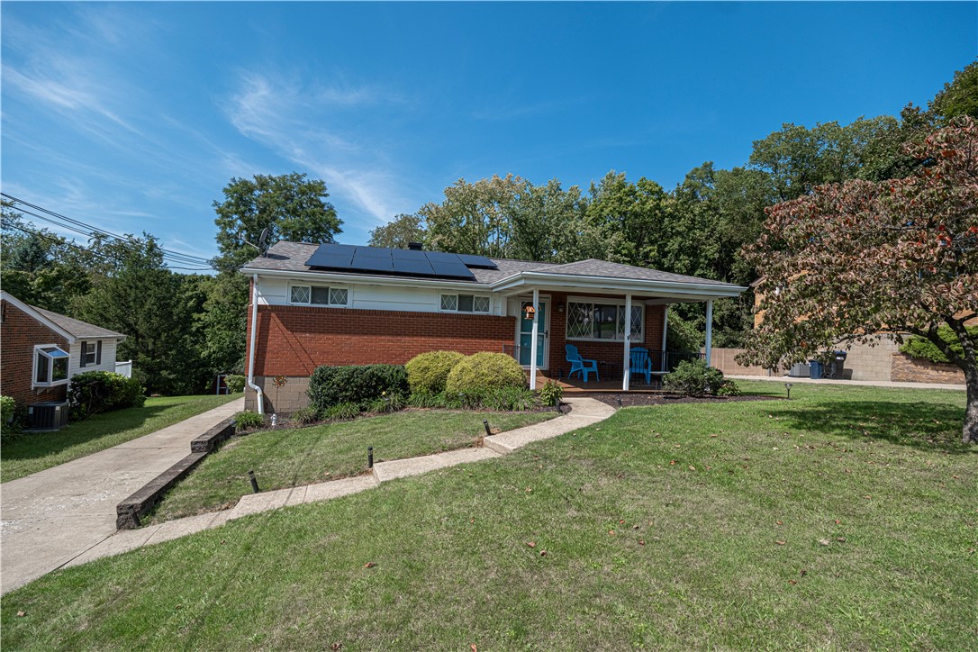 Exterior of 286 SOUTHWARD DRIVE, Coraopolis, PA 15108