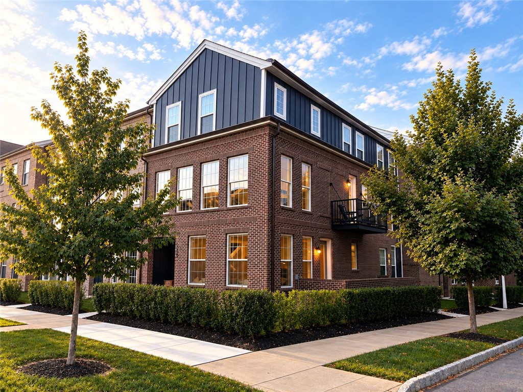 Exterior of 125 Main St, Cranberry Twp, PA 16066