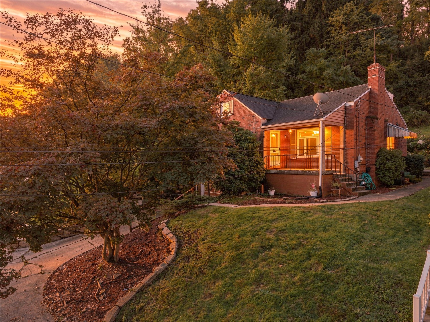 Exterior of 610 Cascade ROAD, Pittsburgh, PA 15221