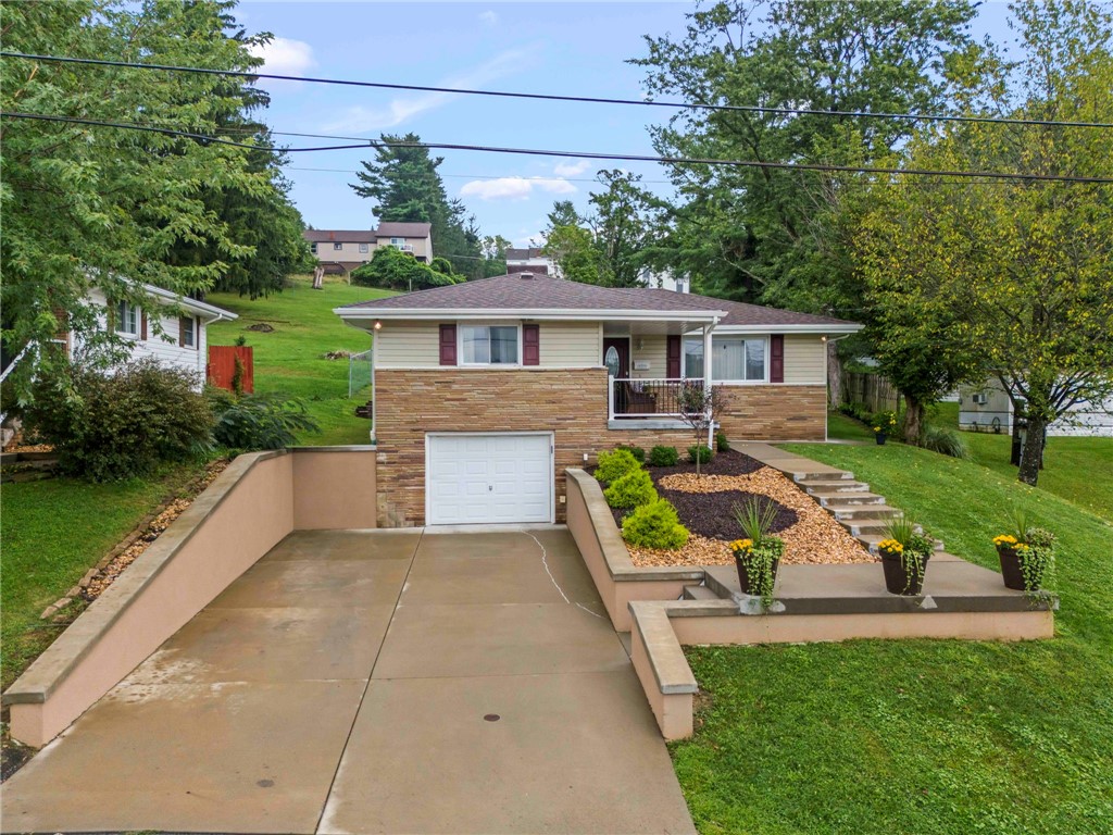 Exterior of 800 Sherman Avenue, Waynesburg, PA 15370