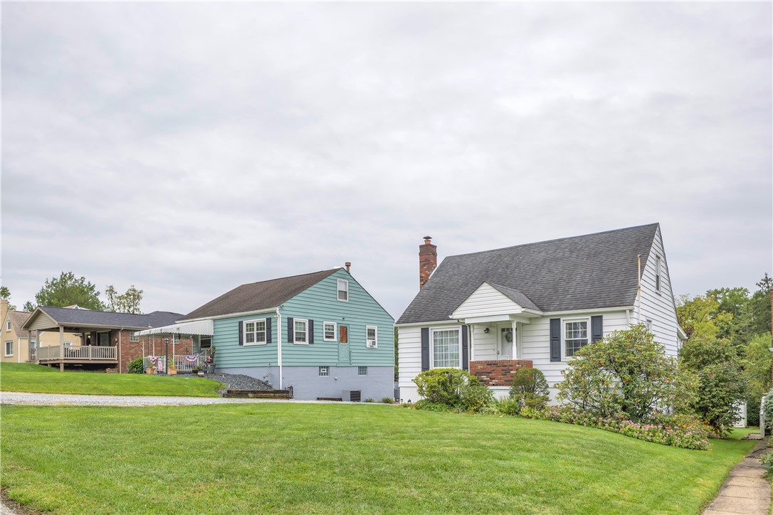Exterior of 1824 Highland Ave, Irwin, PA 15642