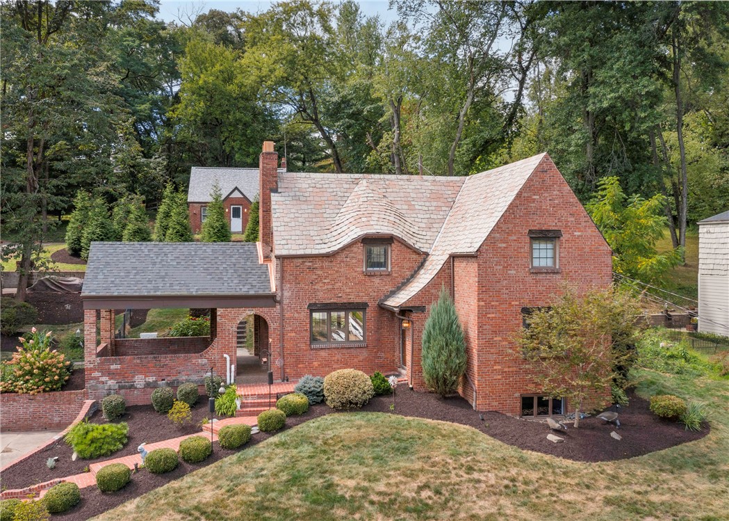 Exterior of 215 Brookside Blvd, Pittsburgh, PA 15241