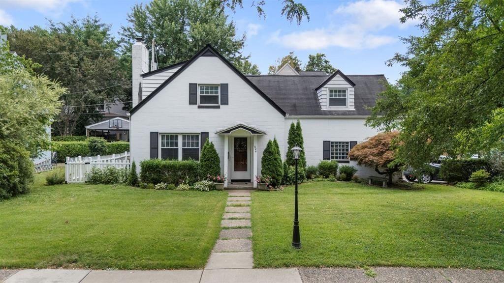Exterior of 604 Charette PLACE, Sewickley, PA 15143